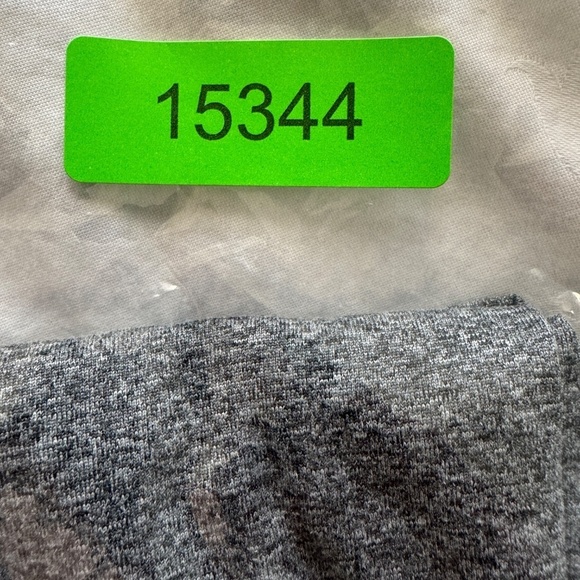 Old Navy Active Women's Gray‎ Go-Dry Short Sleeve Activewear T-Shirt Size Medium - Picture 8 of 8